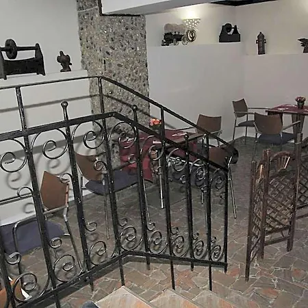 Doi Taurasi 酒店 布加勒斯特